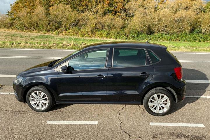 Sort VW Polo fra 2016