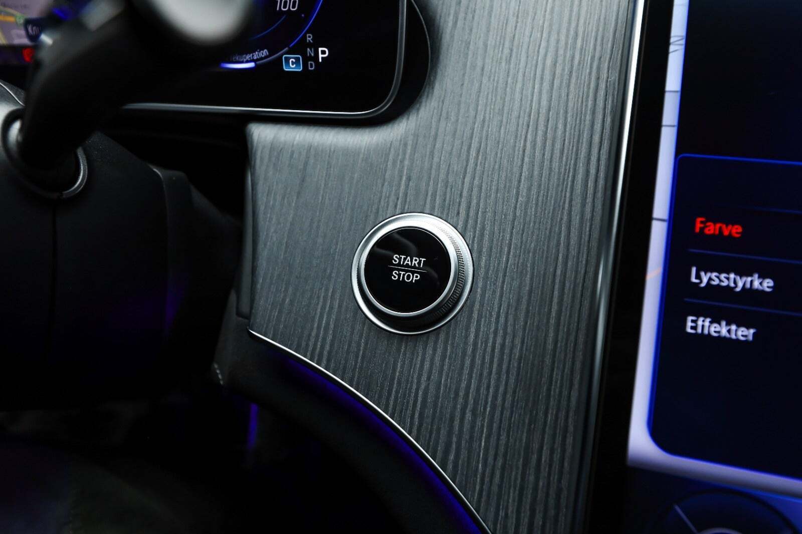 Grå Mercedes EQE350 fra 2024