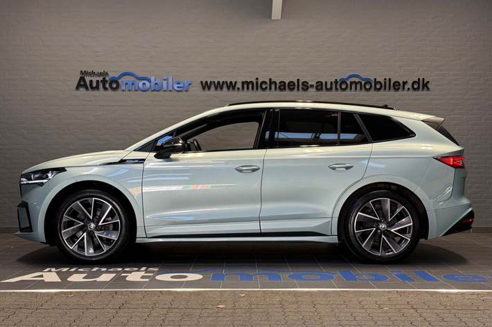 Blå Skoda Enyaq fra 2022