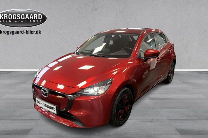 Rød Mazda 2 fra 2023 set udefra