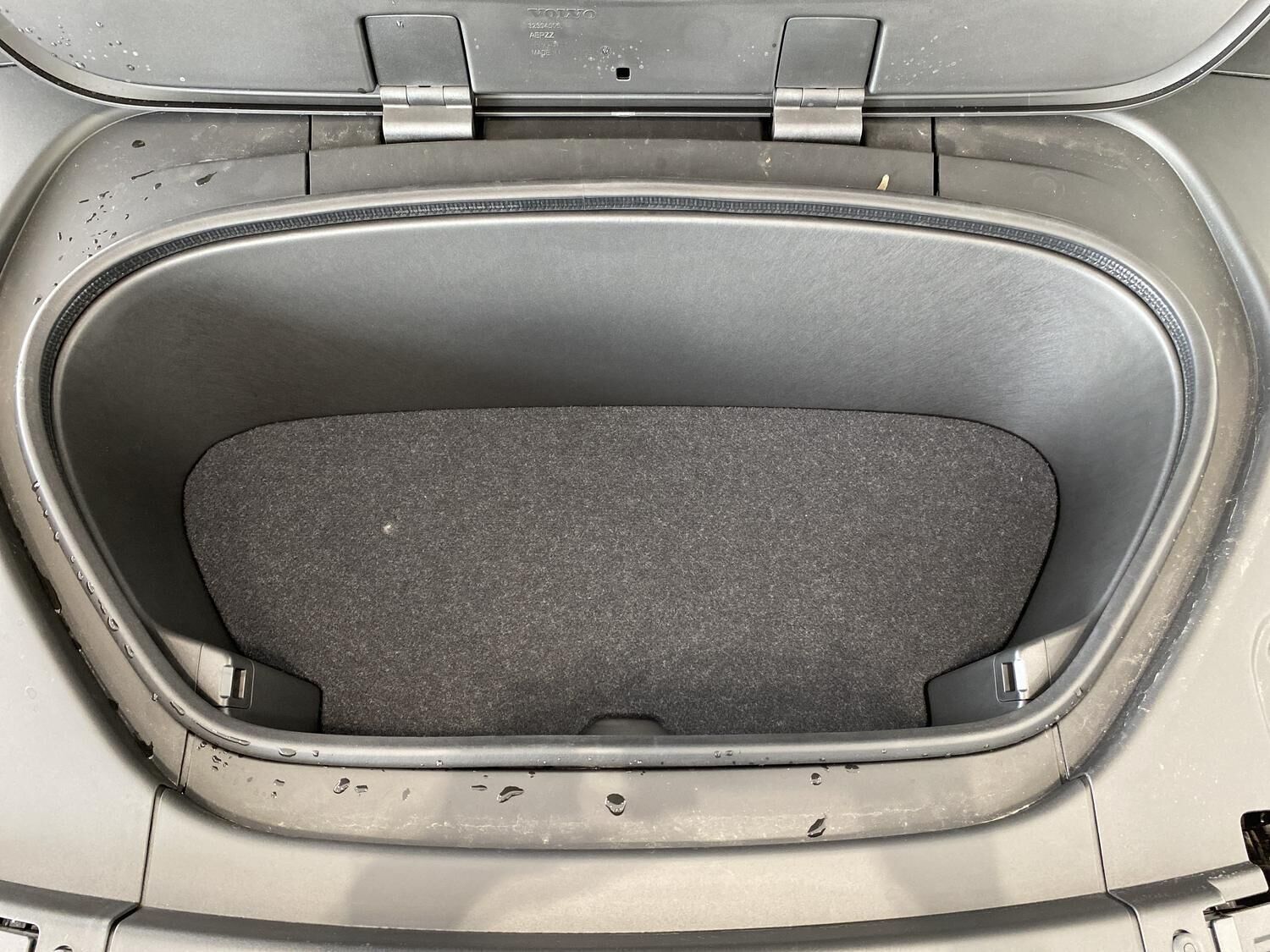 Sort Volvo EX40 fra 2025