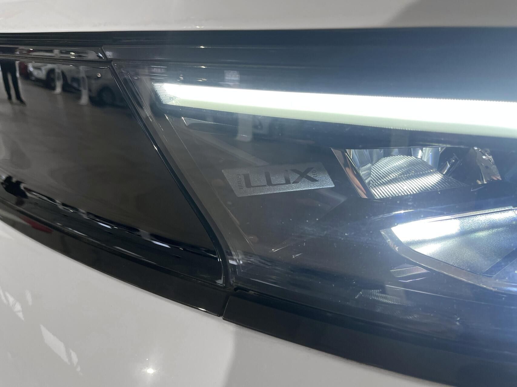 Hvid Opel Mokka-e fra 2024