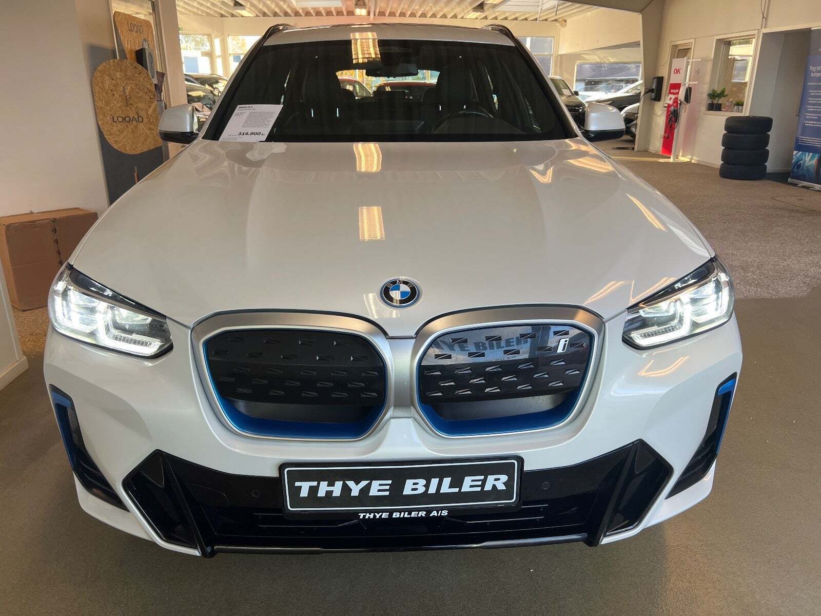 Hvid BMW iX3 fra 2022