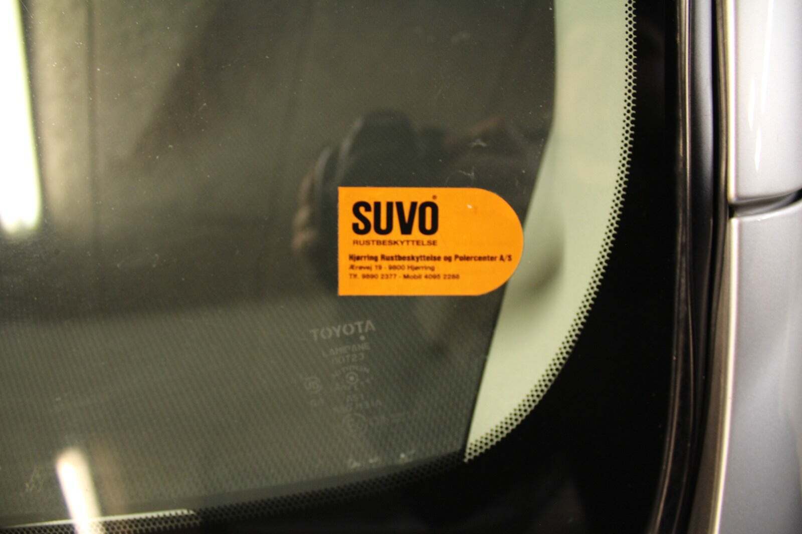 Sølv Toyota Urban Cruiser fra 2011 set udefra