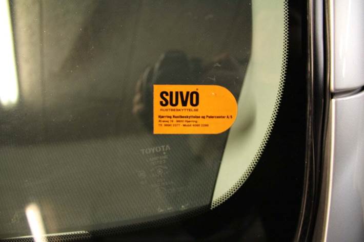 Sølv Toyota Urban Cruiser fra 2011 set udefra