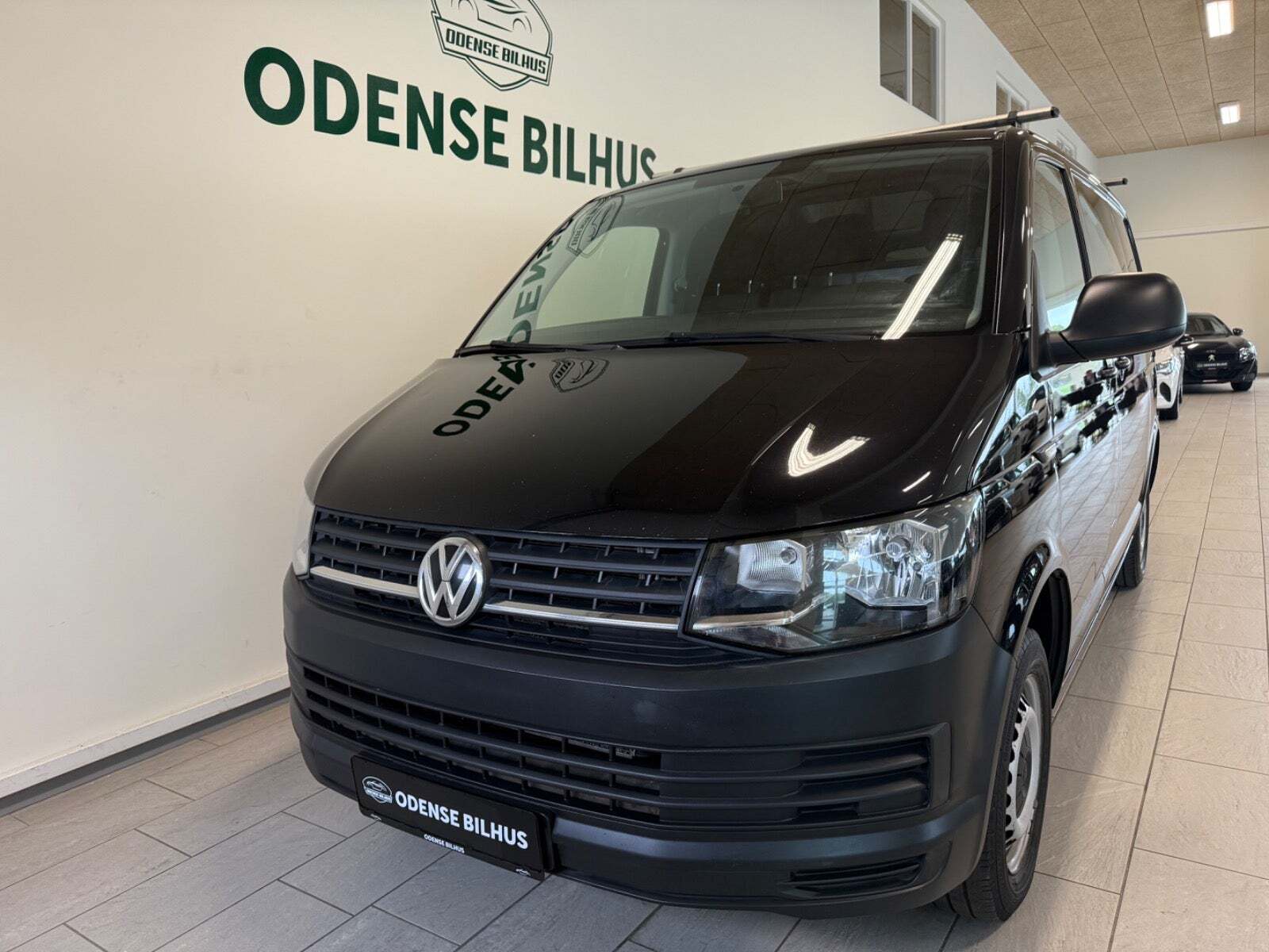 VW Transporter 2,0 TDi 140 Kassevogn DSG kort