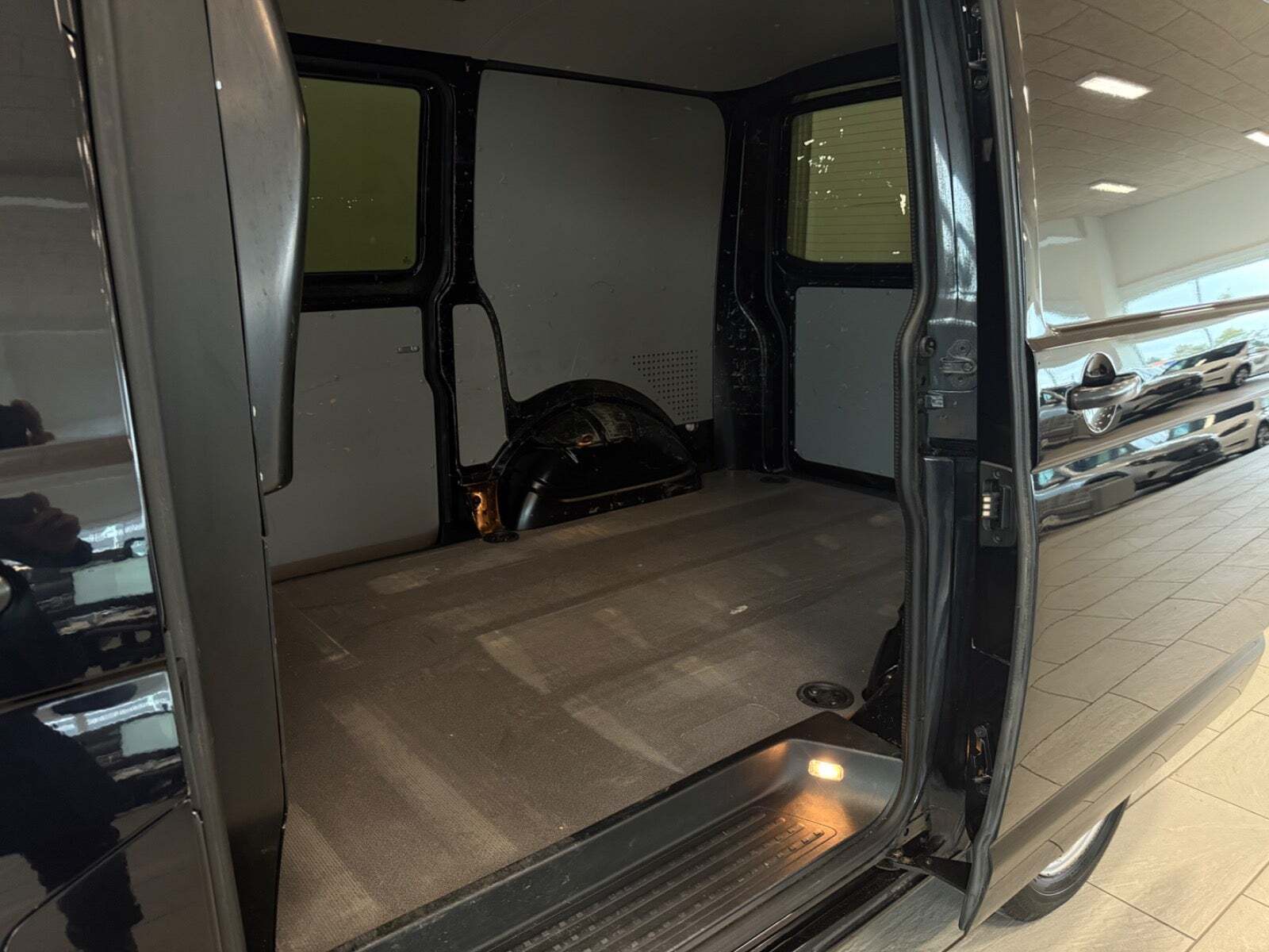 VW Transporter 2,0 TDi 140 Kassevogn DSG kort