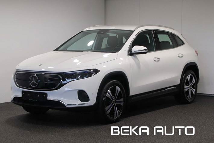 Hvid Mercedes EQA250 fra 2023 set udefra
