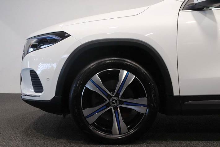 Hvid Mercedes EQA250 fra 2023