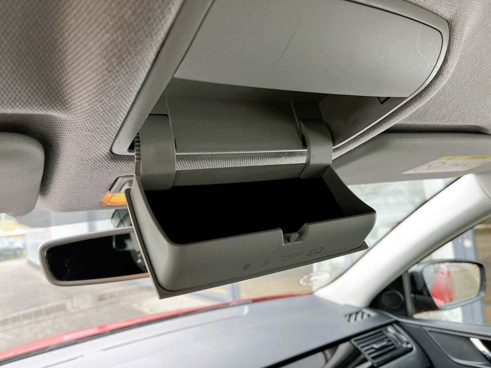 Rød Skoda Rapid fra 2017