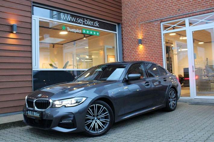 Grå BMW 330i fra 2020