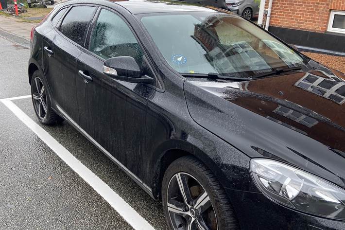 Sort Volvo V40 fra 2016