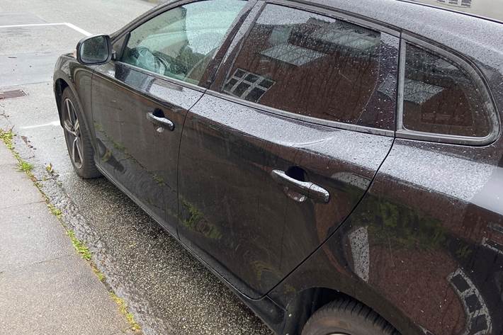 Sort Volvo V40 fra 2016