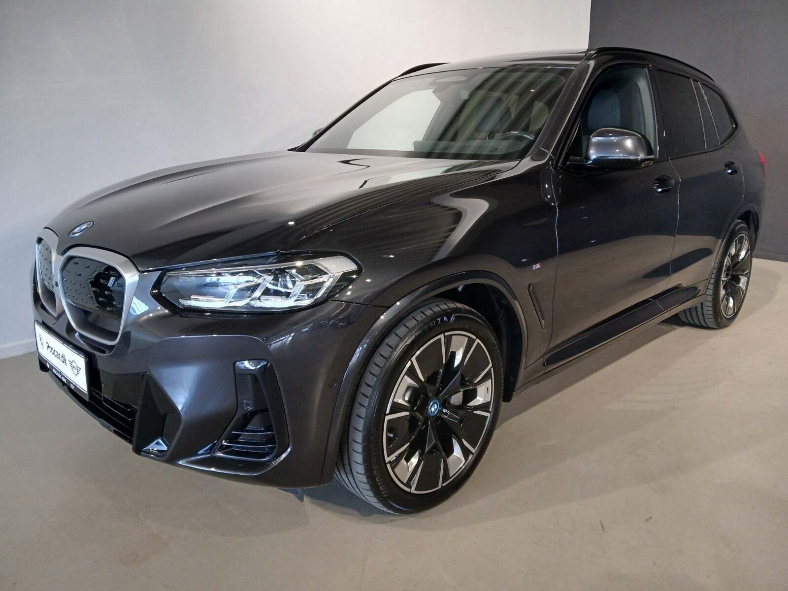 BMW iX3 Charged Plus M-Sport