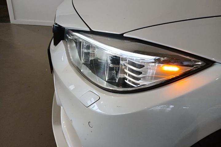 Hvid BMW M4 fra 2015 set udefra
