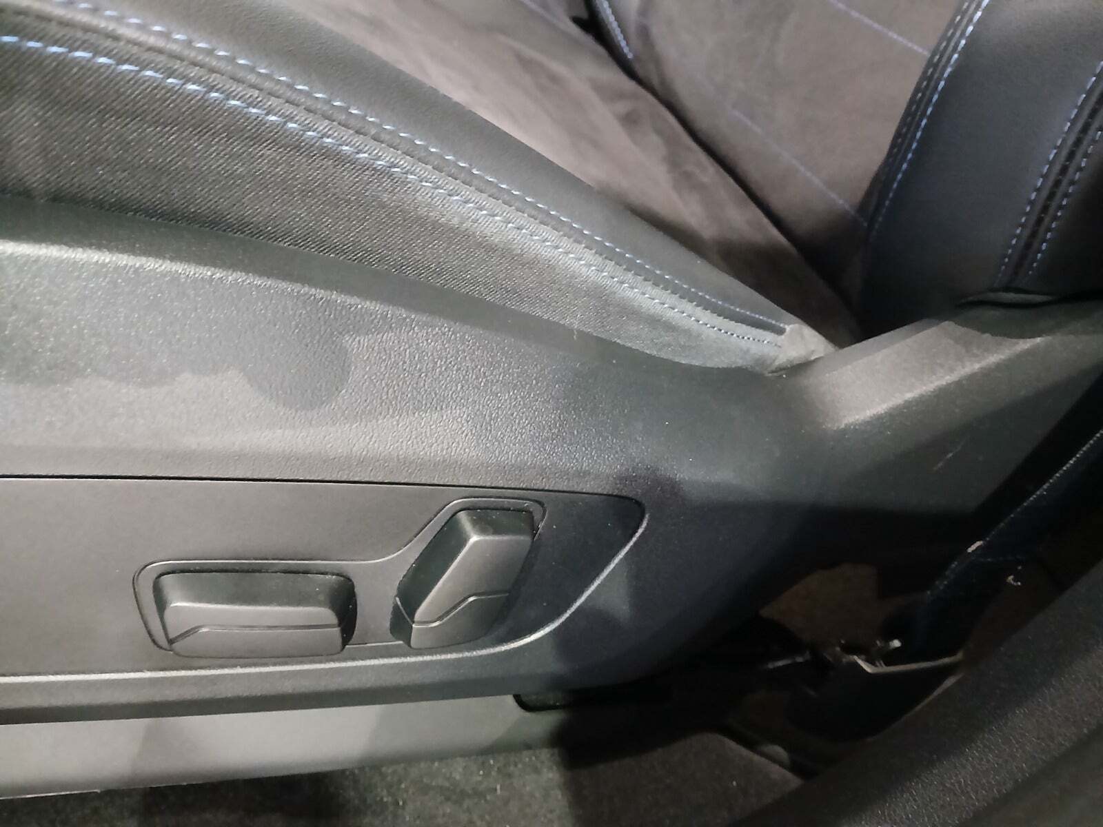 Sølv BMW iX1 fra 2024