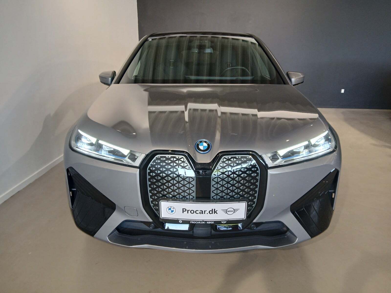 BMW iX xDrive50 Supercharged