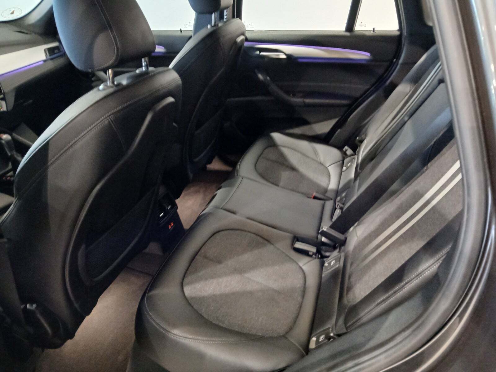 Grå BMW X1 fra 2022