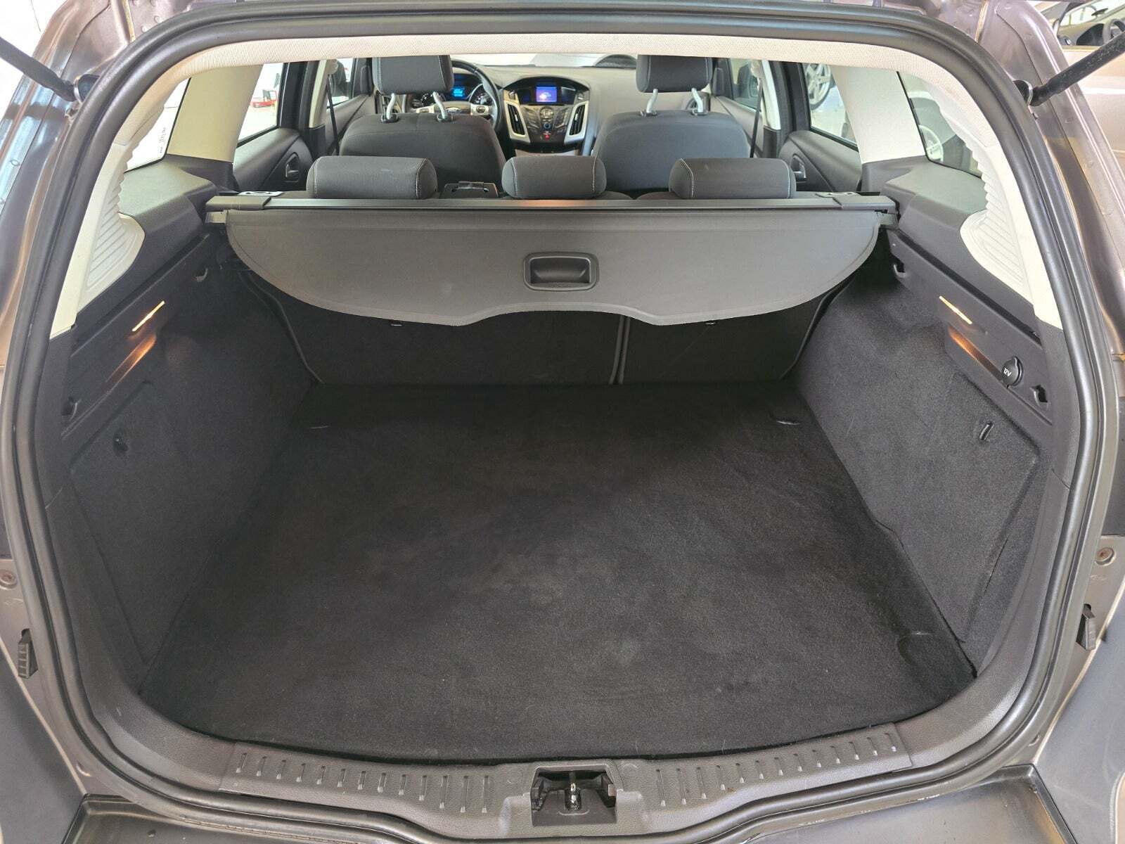 Grå Ford Focus fra 2012