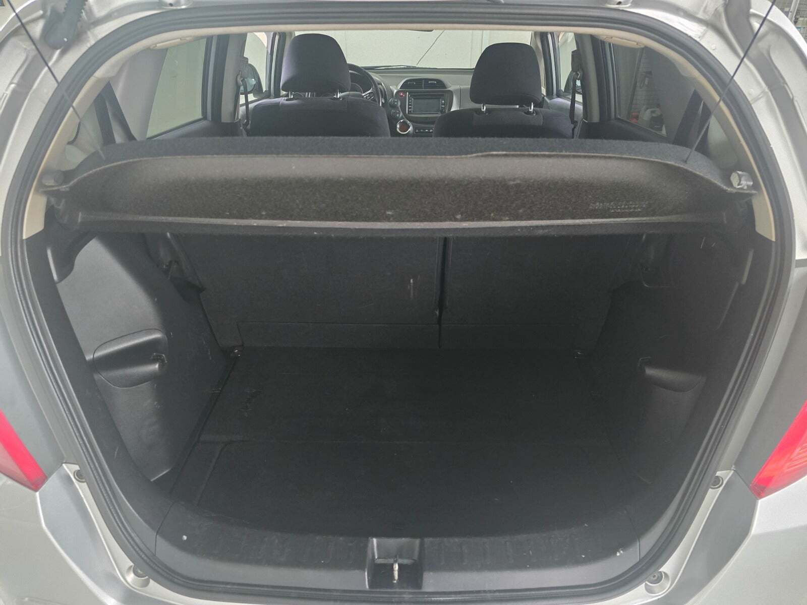 Sølv Honda Jazz fra 2014