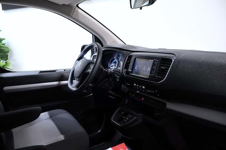 Grå Citroën ë-SpaceTourer fra 2023 set indefra