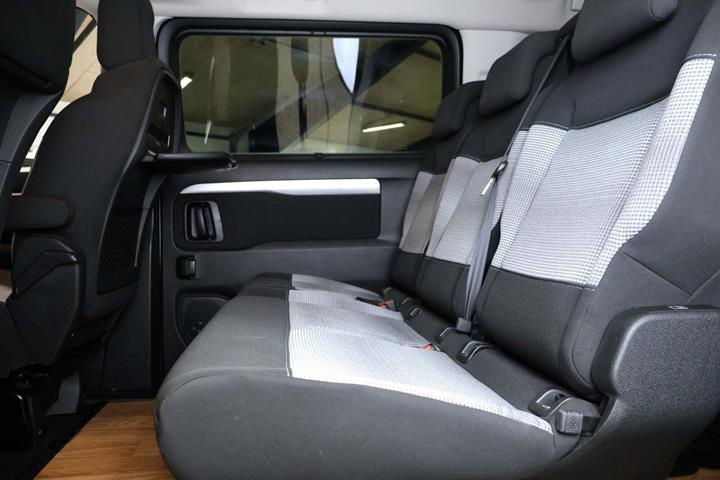 Grå Citroën ë-SpaceTourer fra 2023