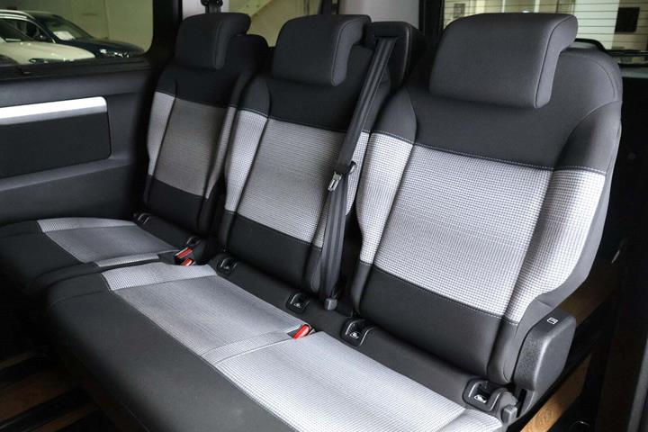 Grå Citroën ë-SpaceTourer fra 2023