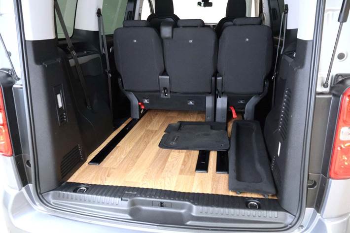 Grå Citroën ë-SpaceTourer fra 2023