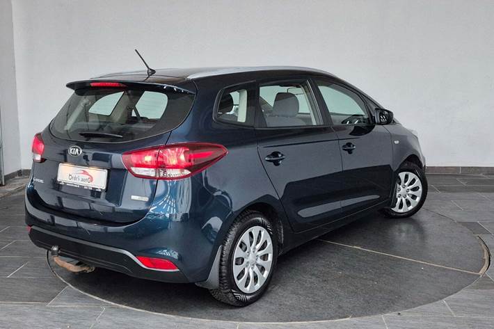 Blå Kia Carens fra 2018