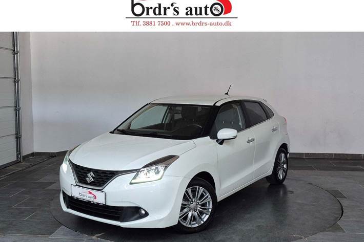 Hvid Suzuki Baleno fra 2017 set udefra
