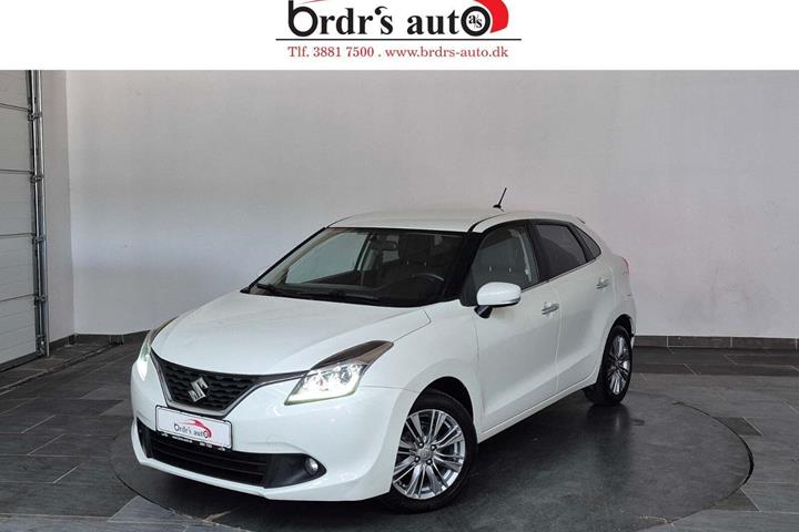 Hvid Suzuki Baleno fra 2017 set udefra