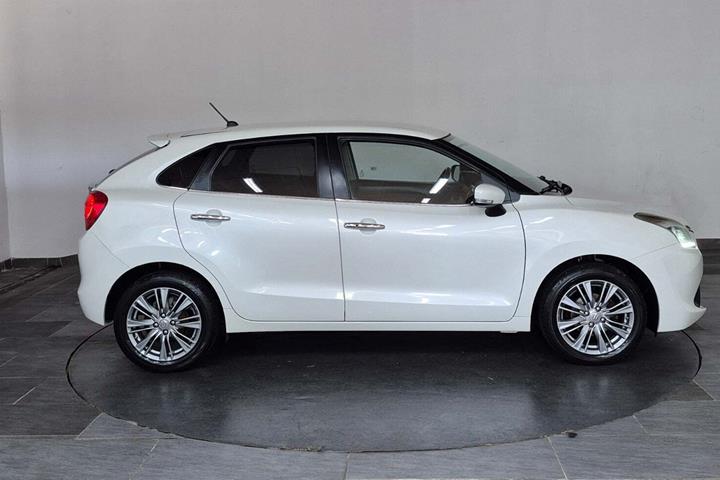 Hvid Suzuki Baleno fra 2017