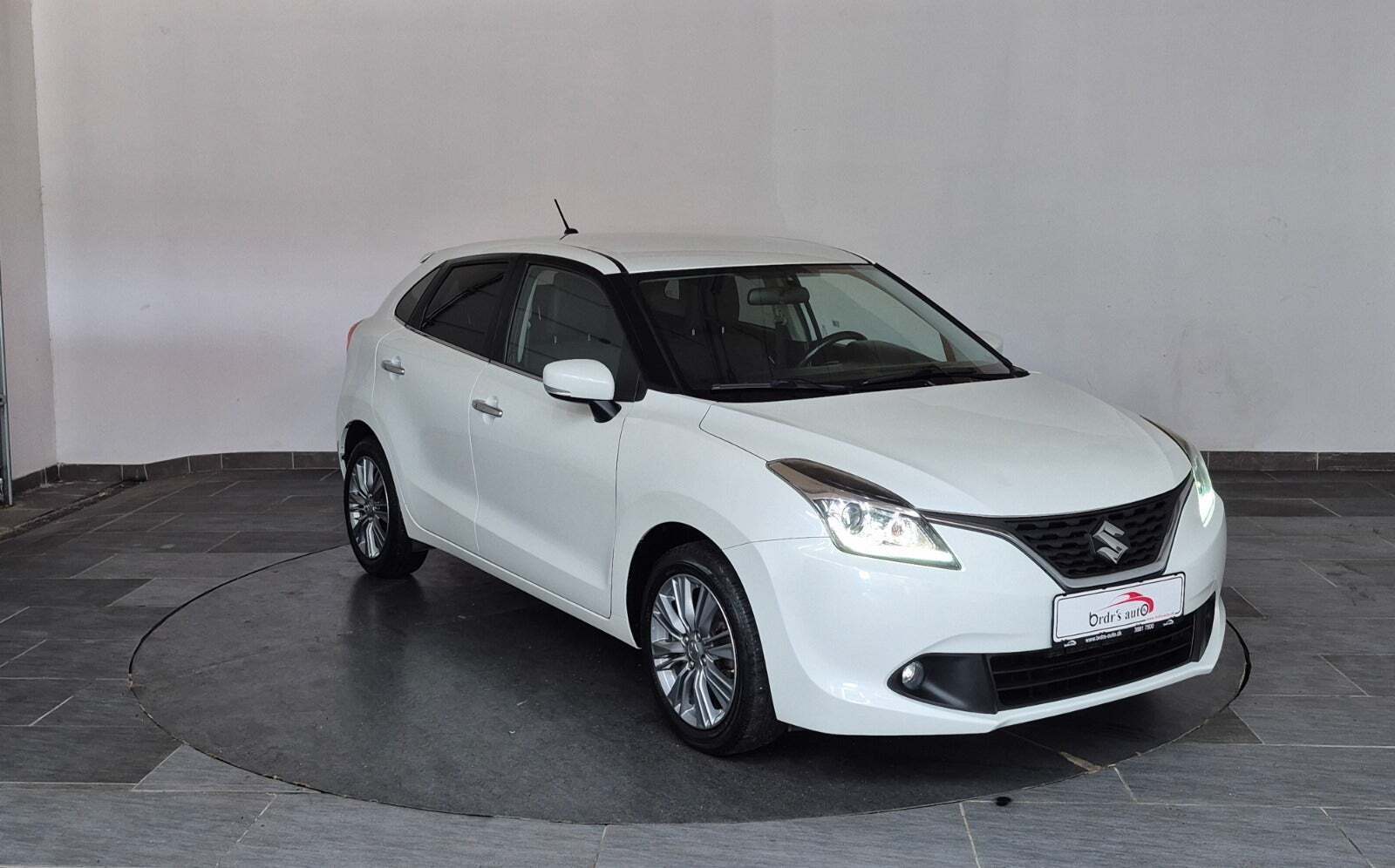 Hvid Suzuki Baleno fra 2017