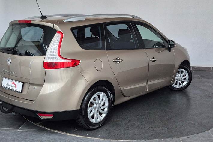 Brun Renault Grand Scenic III fra 2013