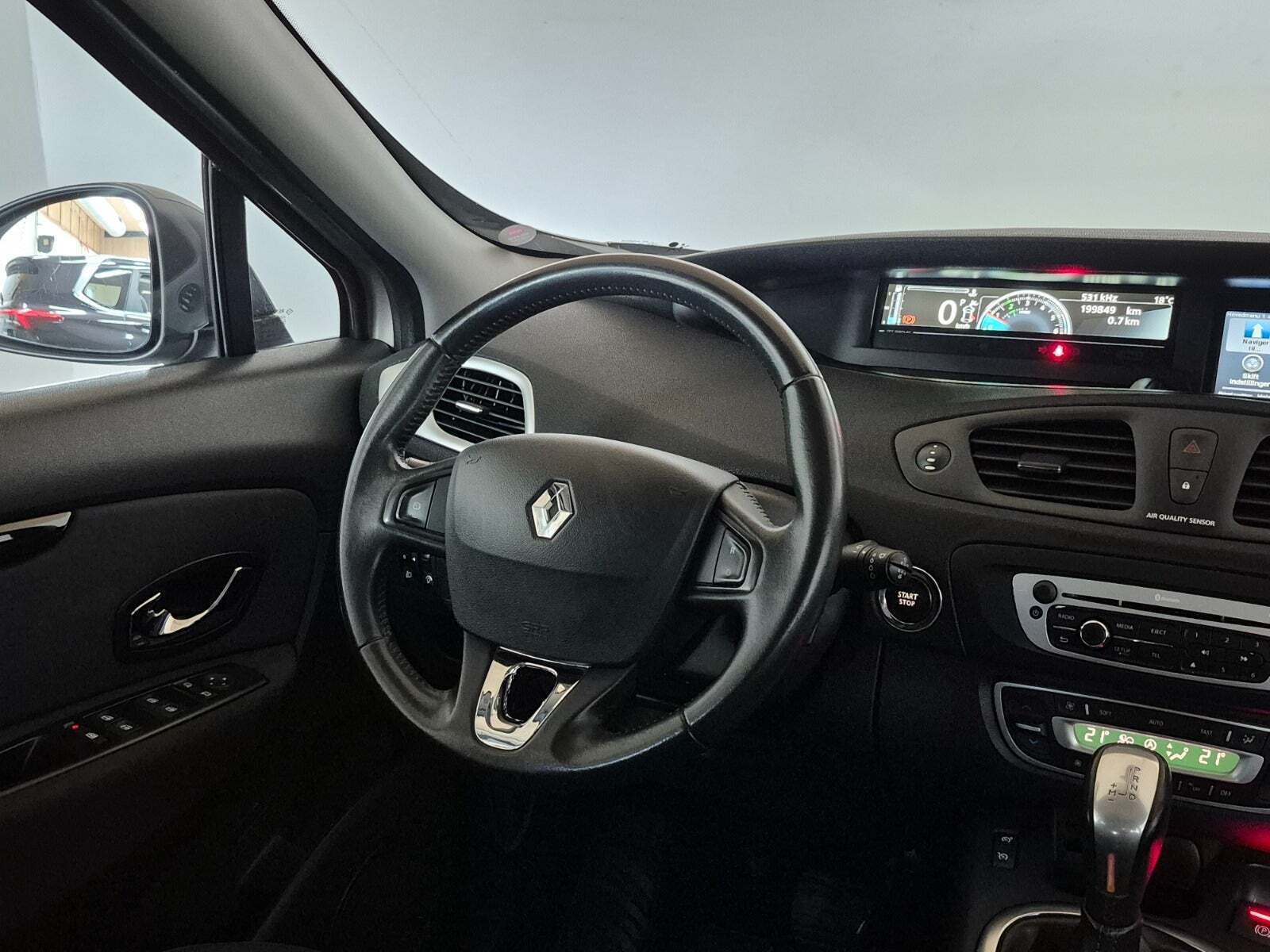 Brun Renault Grand Scenic III fra 2013