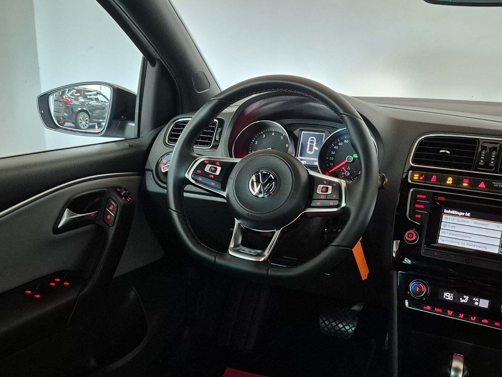 Sølv VW Polo fra 2016