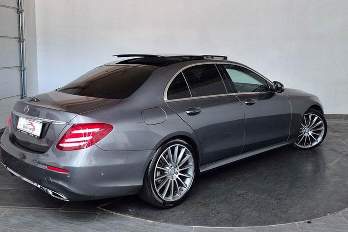 Grå Mercedes E350 d fra 2016
