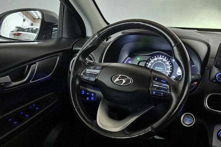 Grå Hyundai Kona fra 2019