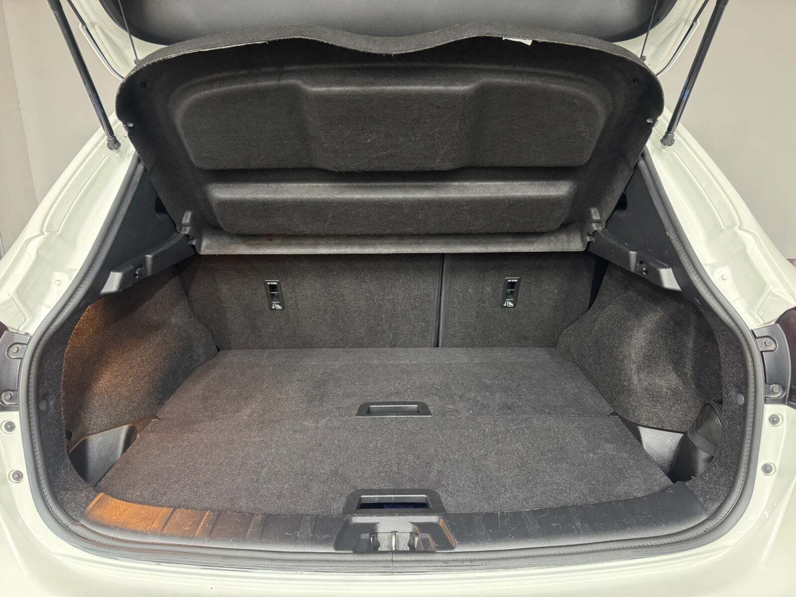 Hvid Nissan Qashqai fra 2017