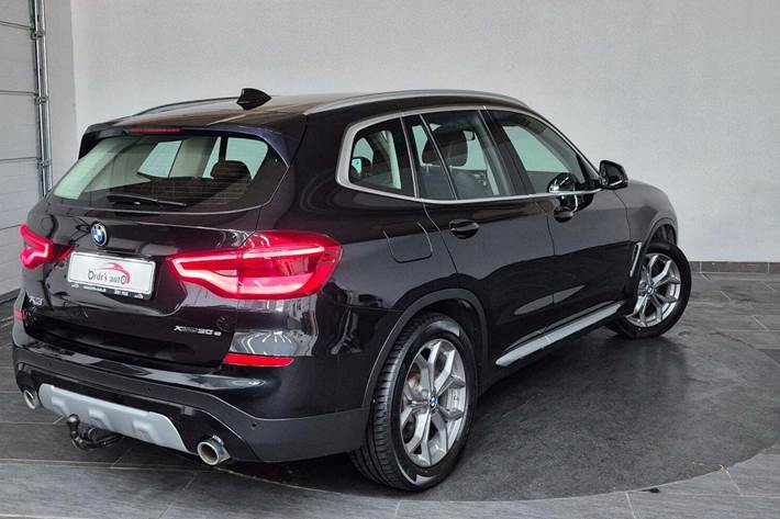 Sort BMW X3 fra 2021