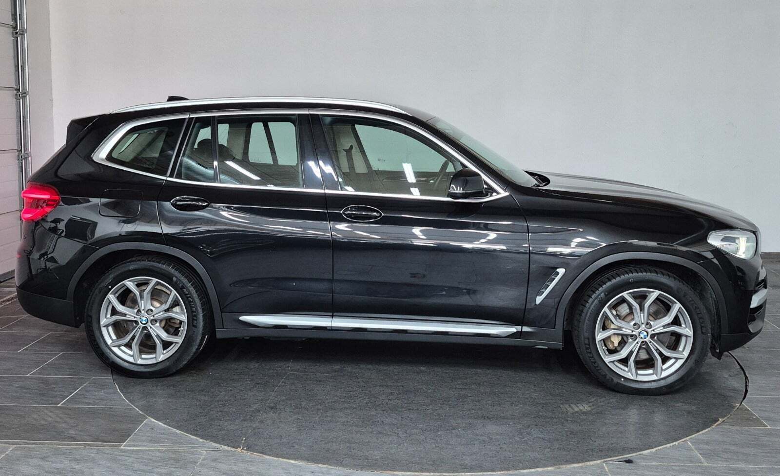 Sort BMW X3 fra 2021