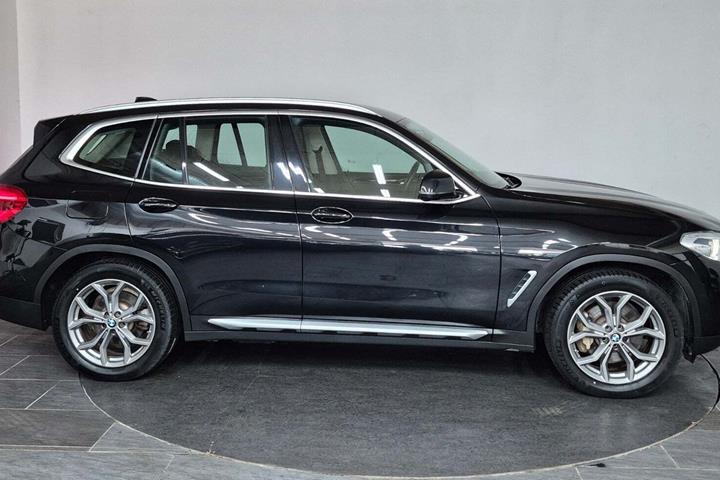 Sort BMW X3 fra 2021