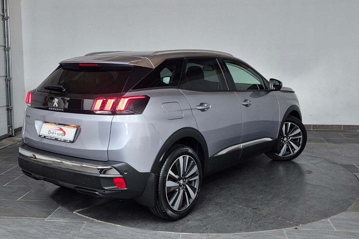 Grå Peugeot 3008 fra 2019