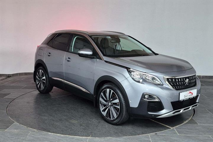 Grå Peugeot 3008 fra 2019