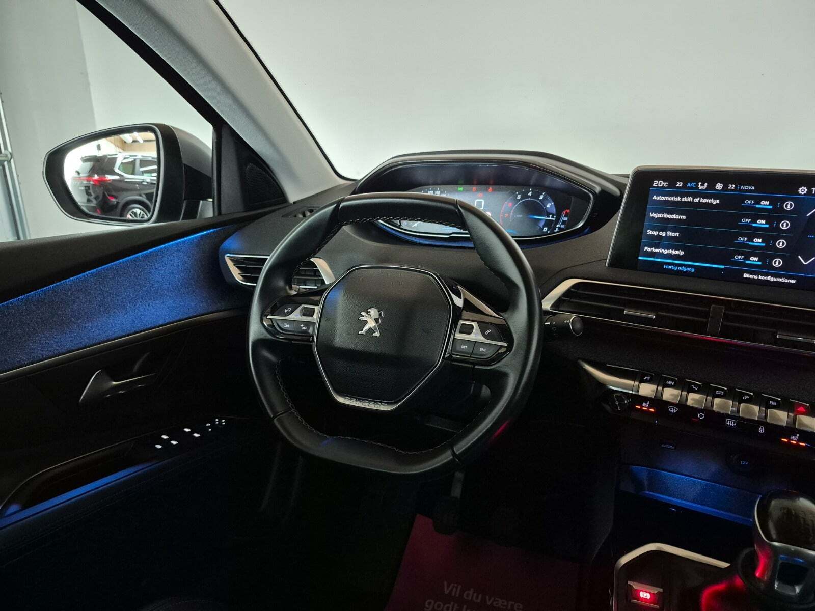 Grå Peugeot 3008 fra 2019