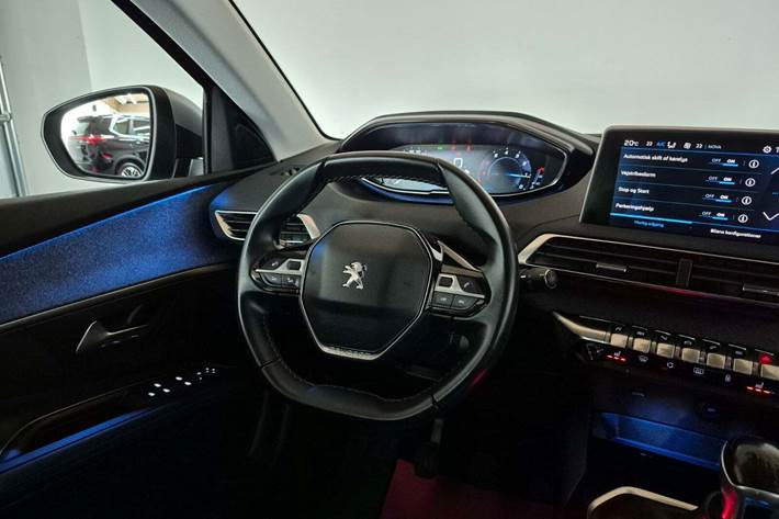 Grå Peugeot 3008 fra 2019