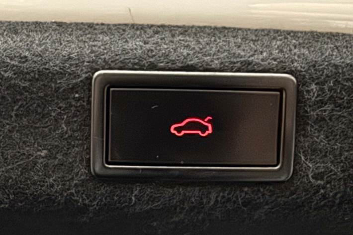 Hvid Skoda Superb fra 2020