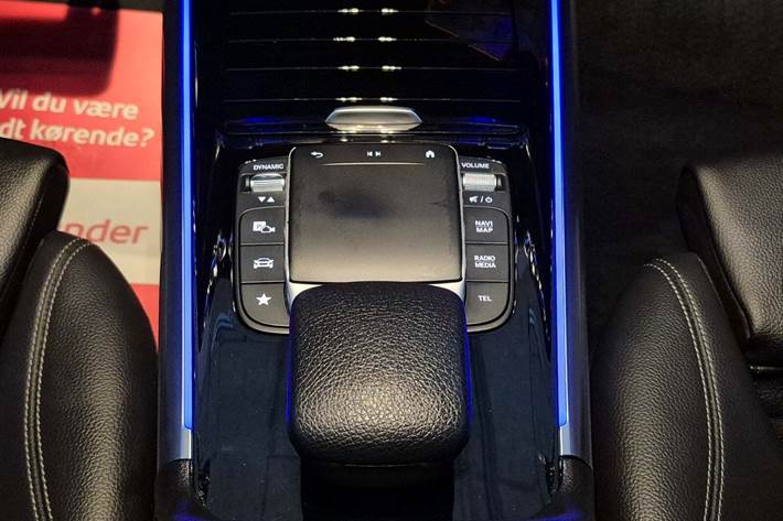 Grå Mercedes GLA250 e fra 2022