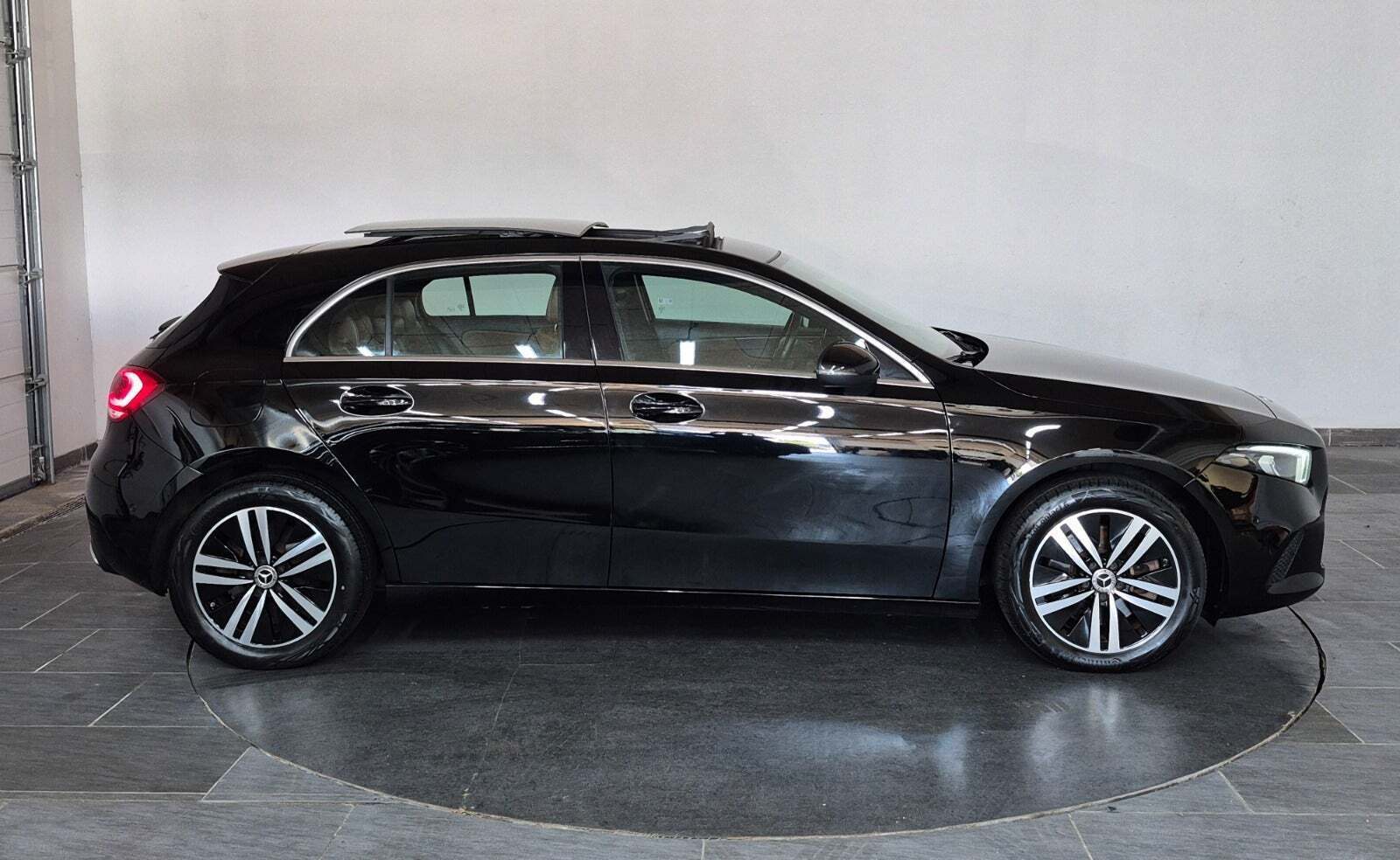 Sort Mercedes A250 e fra 2021
