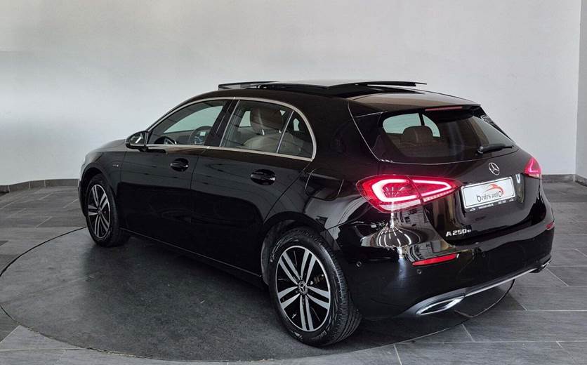 Mercedes A250 e